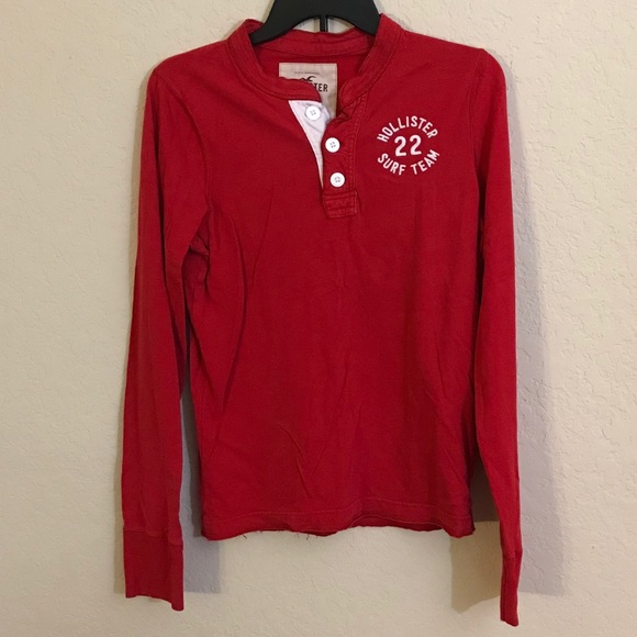 Red shirt - Picture 1 of 4